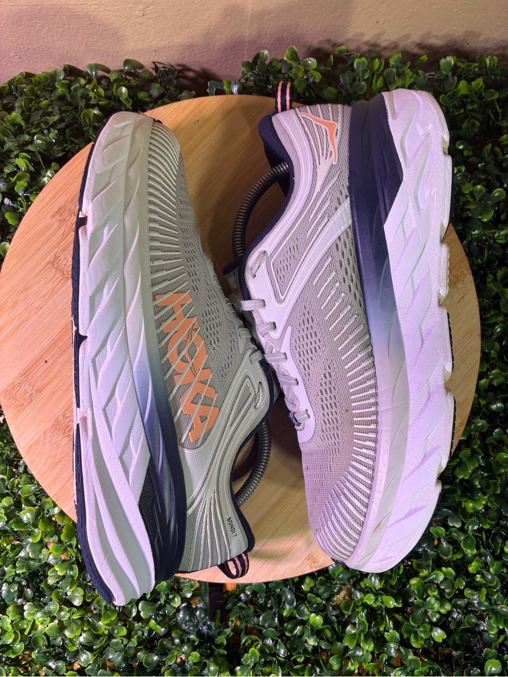 🔥 HOKA ONE ONE BONDI 7 GREY ORANGE BLUE ATHLETIC RUNNING SHOES WOMENS SIZE 9.5 - Picture 7 of 11